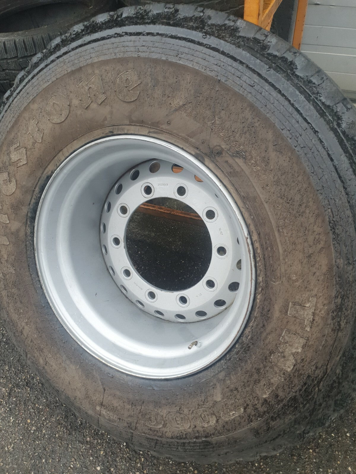 NEUE-RILLE ® GEBRAUCHTREIFEN 445/65R22,5 für Anhänger