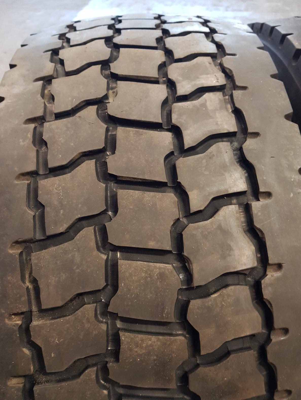 NEUE-RILLE ® GEBRAUCHTREIFEN 315/60R22,5 für Lkw