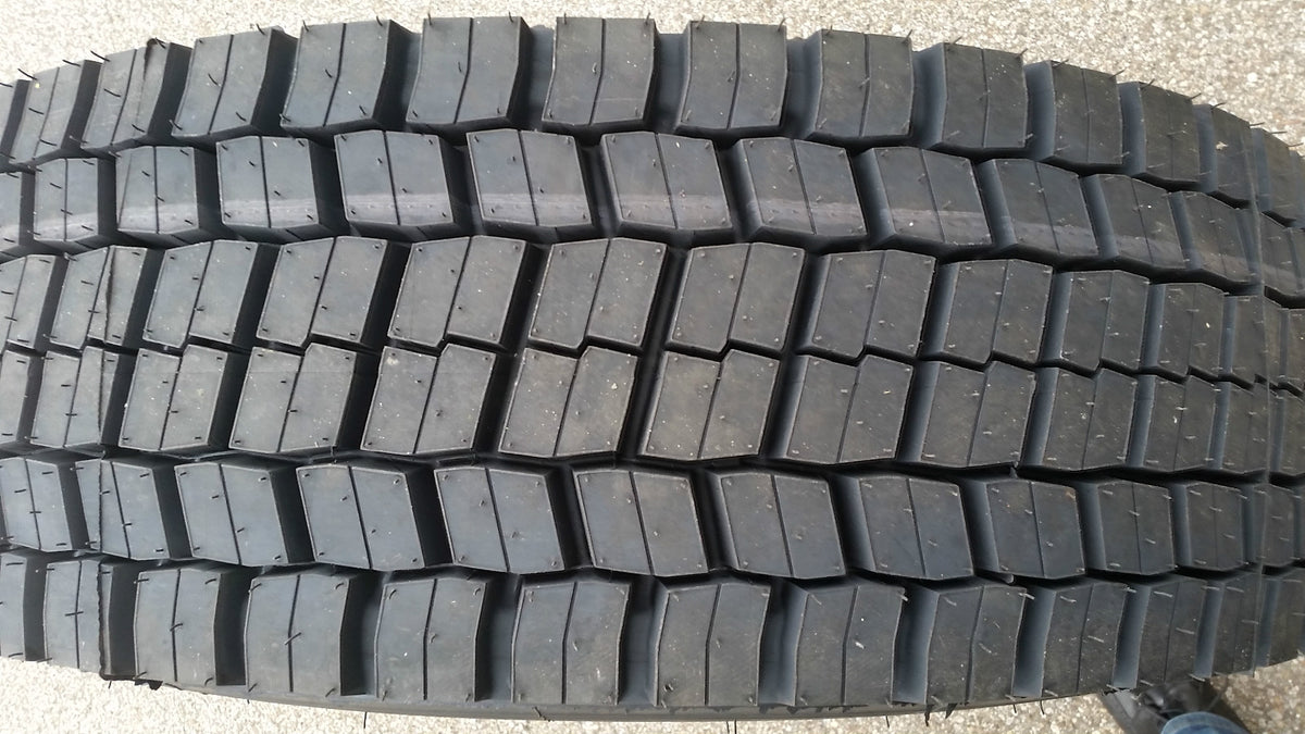 NEURUNDERNEUERT 50% förderfähige 315/70R22,5 PHENIX PH-P729 M+S & 3PMSF 154/150L