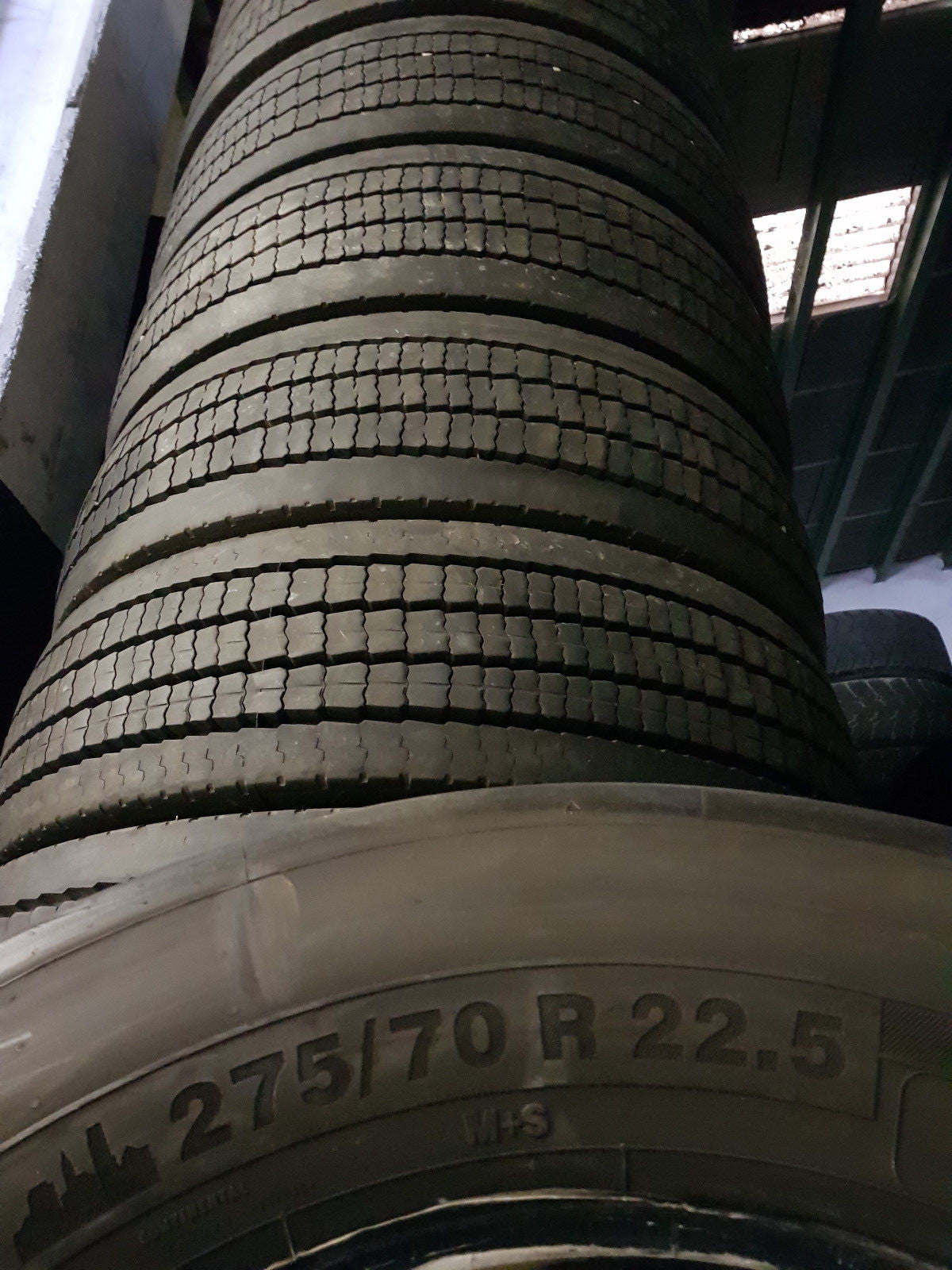 NEUE-RILLE ® GEBRAUCHTREIFEN 275/70R22,5 für Lkw / Bus / Anhänger