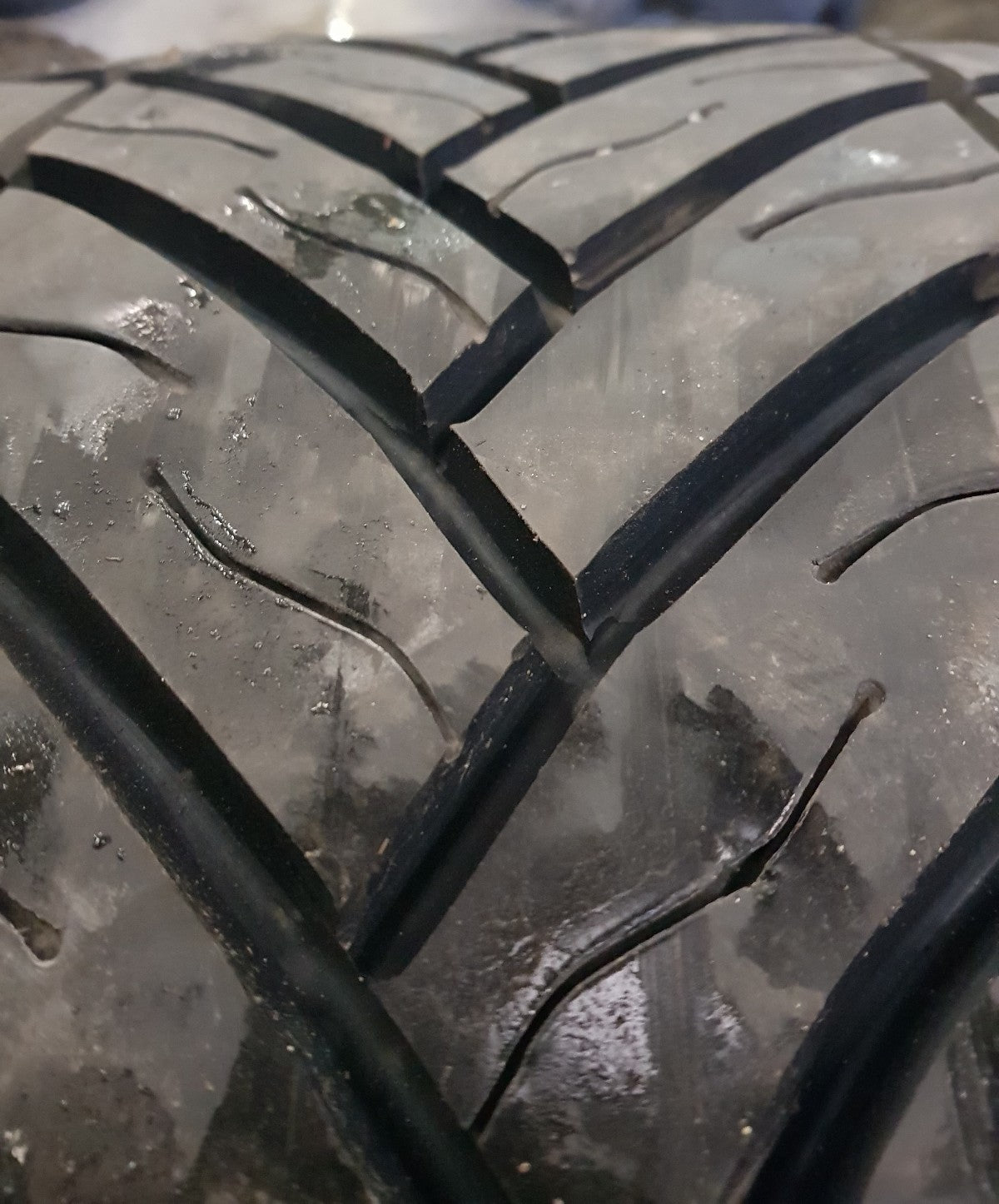 NEUE-RILLE ® GEBRAUCHTREIFEN 315/60R22,5 für Lkw