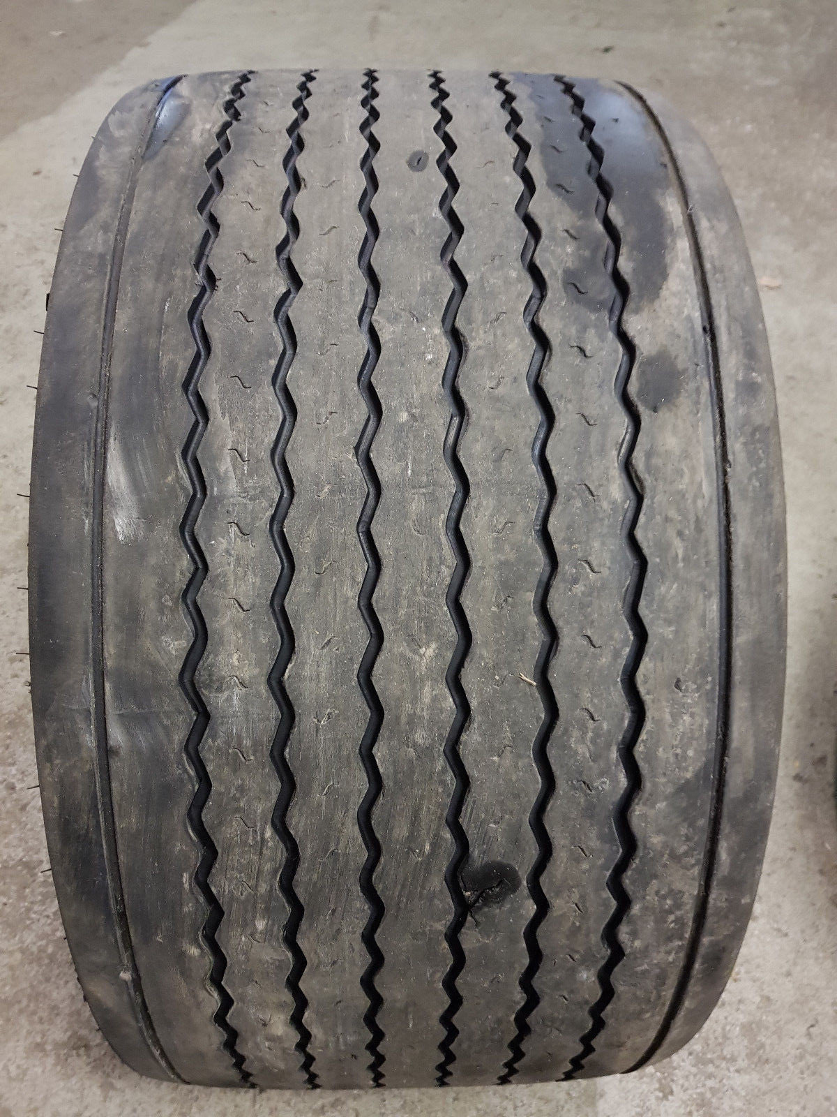 NEUE-RILLE ® GEBRAUCHTREIFEN 445/45R19,5 für Anhänger
