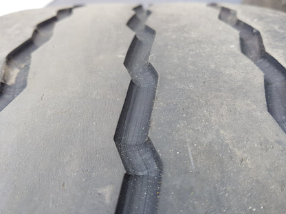 NEUE-RILLE ® GEBRAUCHTREIFEN 235/75R17,5 für Anhänger