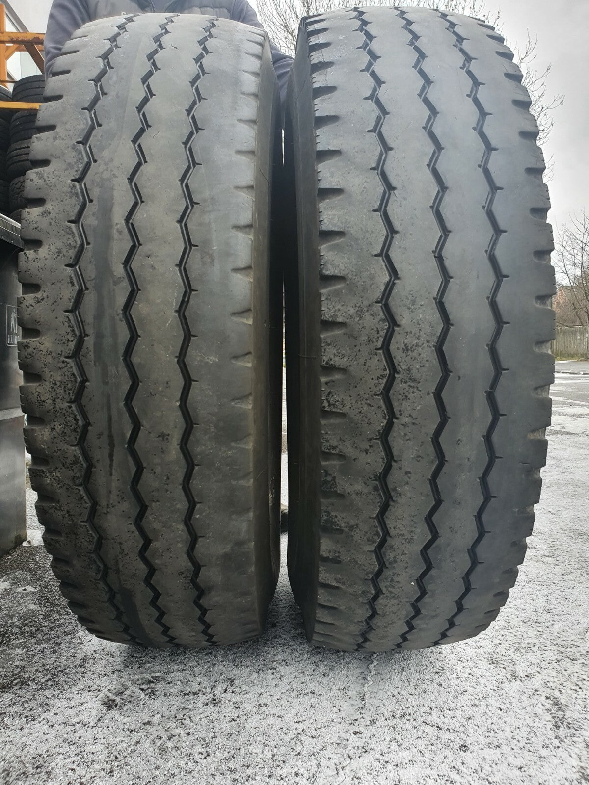 NEUE-RILLE ® GEBRAUCHTREIFEN 315/80R22,5 für Straße