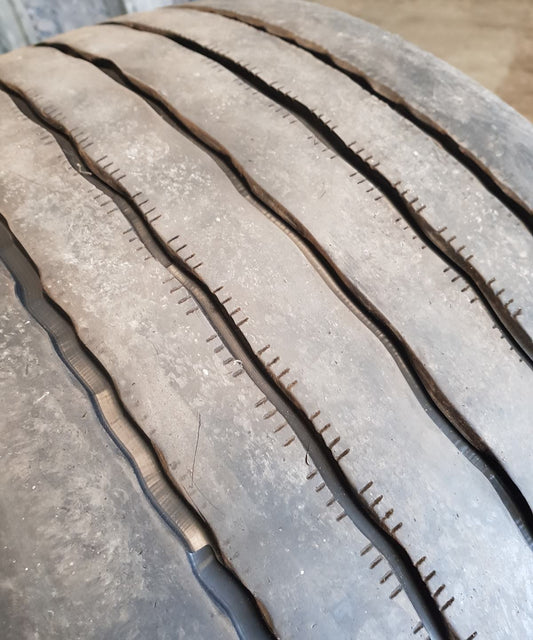 NEUE-RILLE ® GEBRAUCHTREIFEN 385/55R22,5 Anhänger & Lenkachse