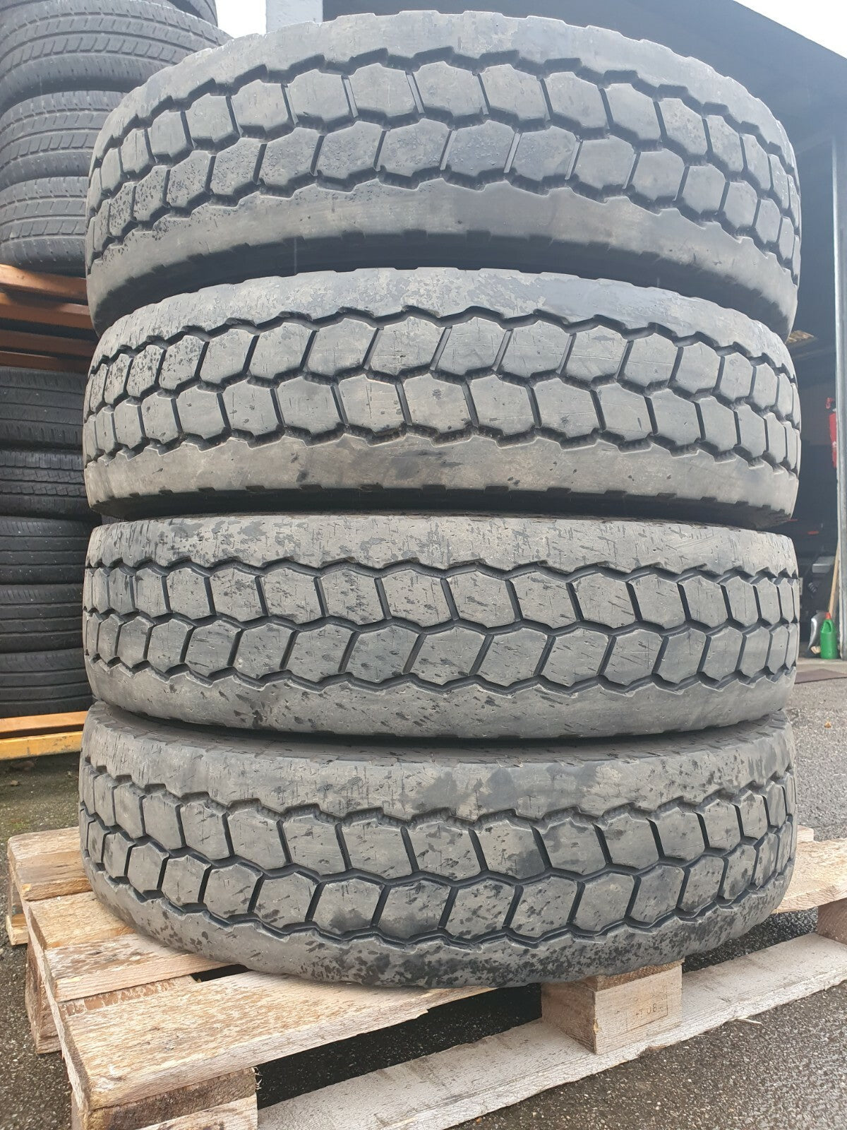 NEUE-RILLE ® GEBRAUCHTREIFEN 11R22,5 für Lkw & Anhänger