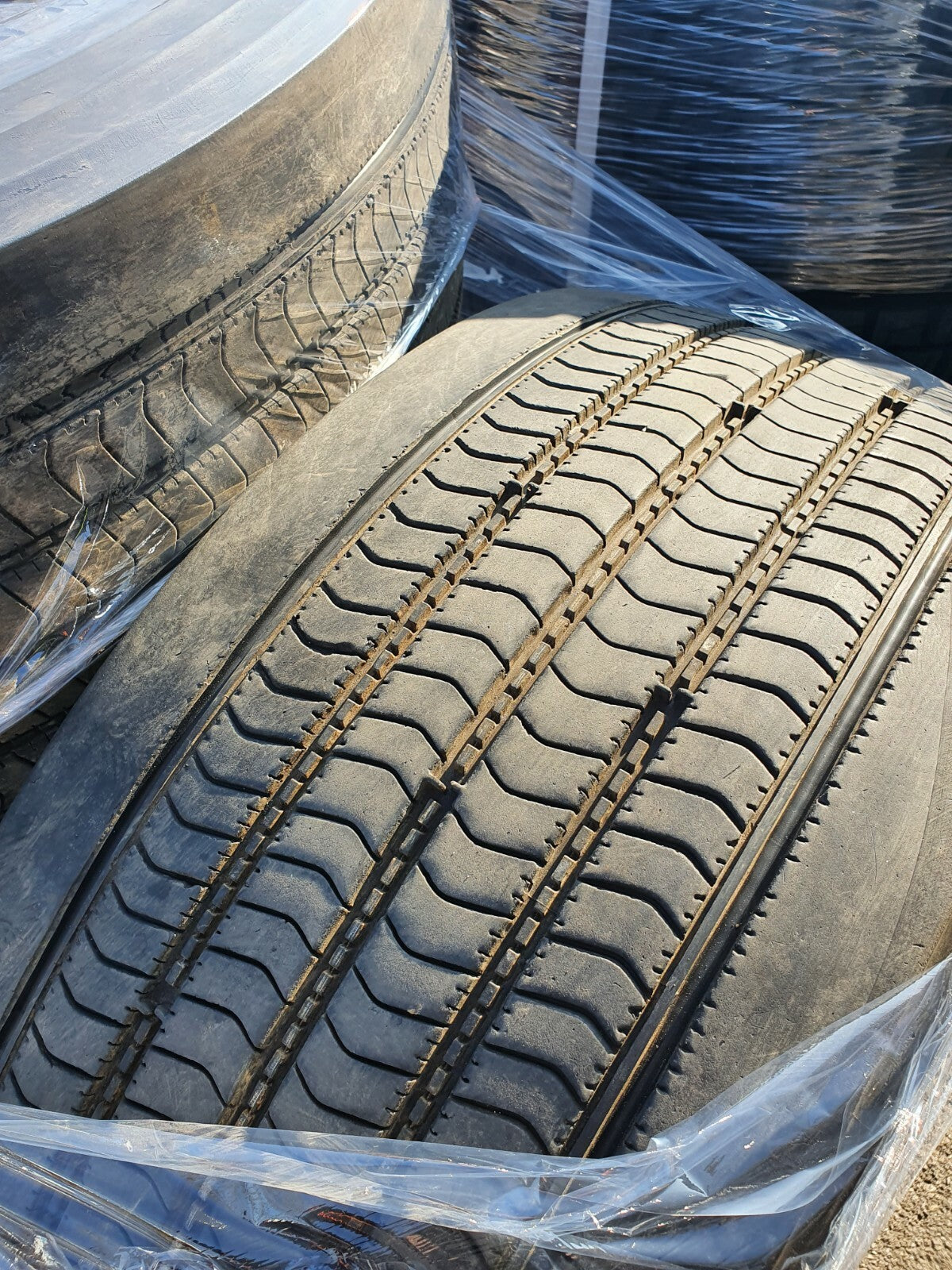 NEUE-RILLE ® GEBRAUCHTREIFEN 355/50R22,5 für Anhänger & Lenkachse