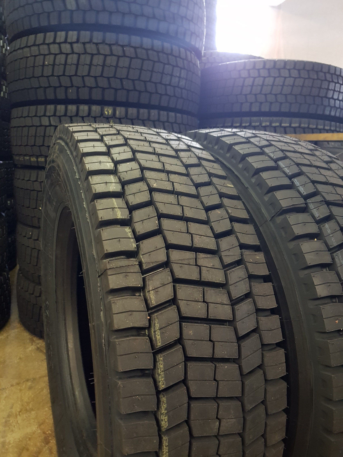 NEURUNDERNEUERT 50% förderfähige 315/70R22,5 PHENIX PH-P729 M+S & 3PMSF 154/150L