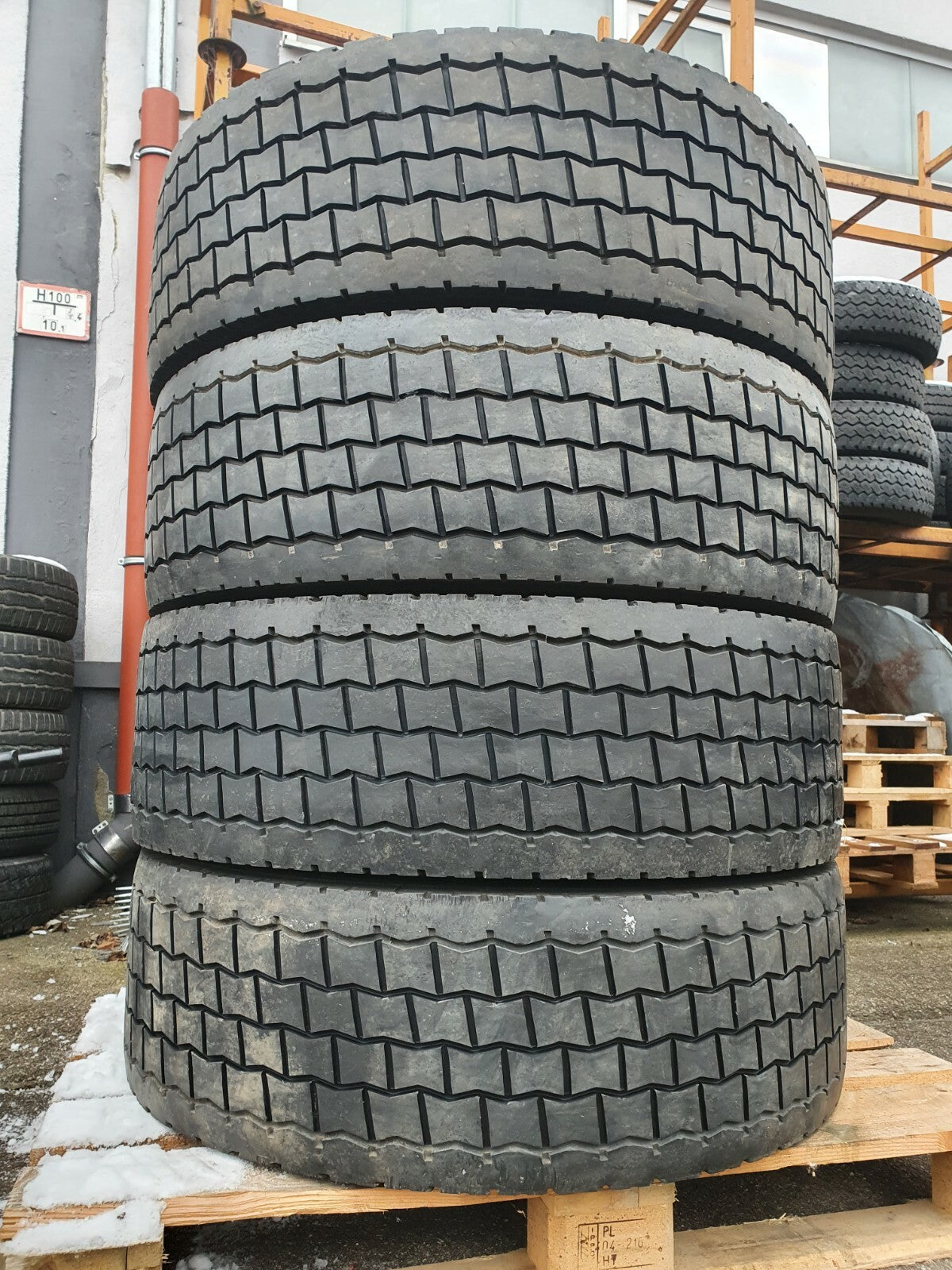NEUE-RILLE ® GEBRAUCHTREIFEN 315/70R22,5 für Lkw