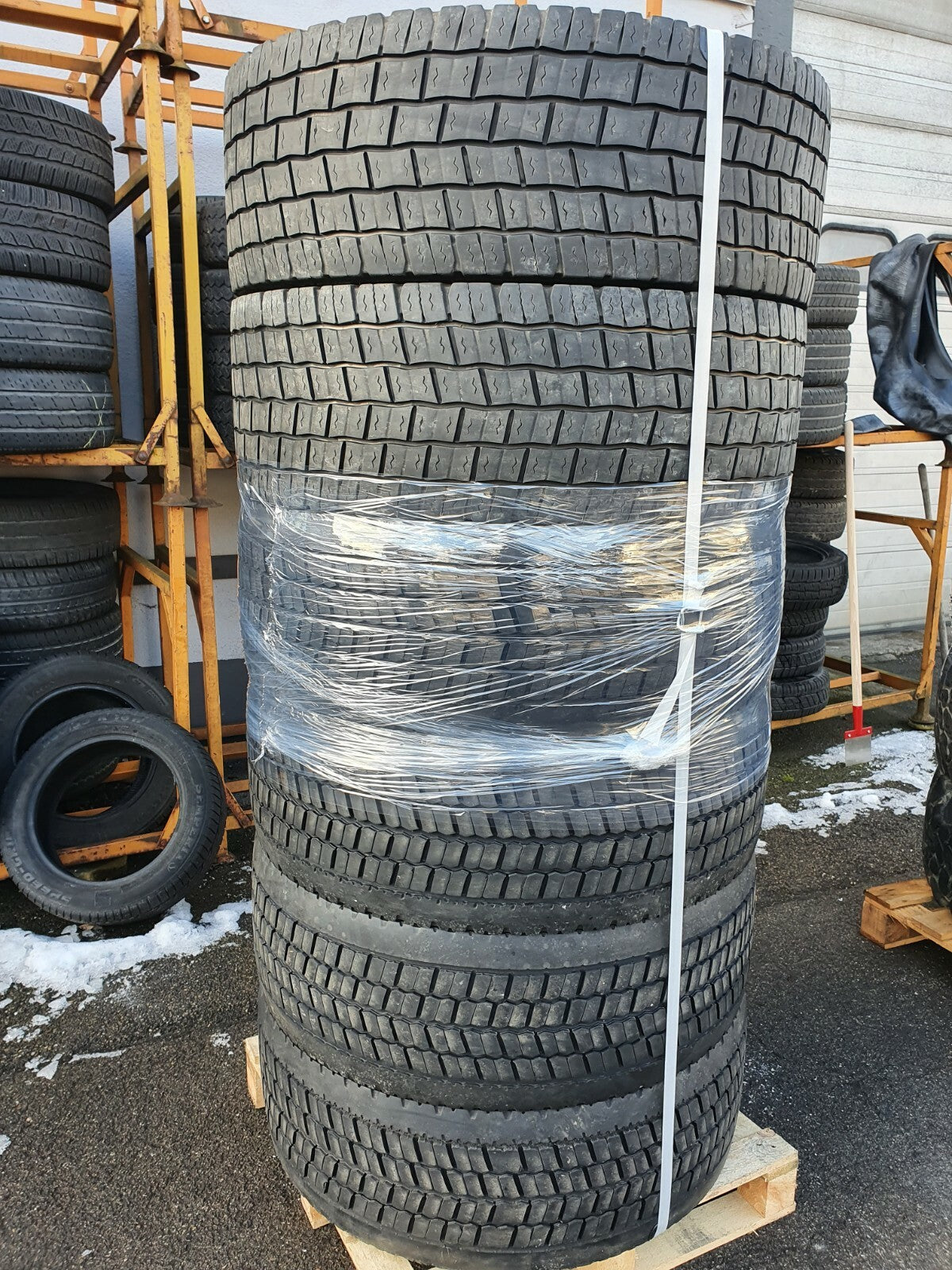 NEUE-RILLE ® GEBRAUCHTREIFEN 315/60R22,5 für Lkw