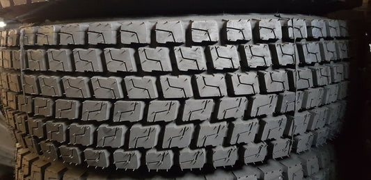 NEURUNDERNEUERT 50% förderfähige 235/75R17,5 PHENIX PH350 M+S & 3PMSF 132/130 M