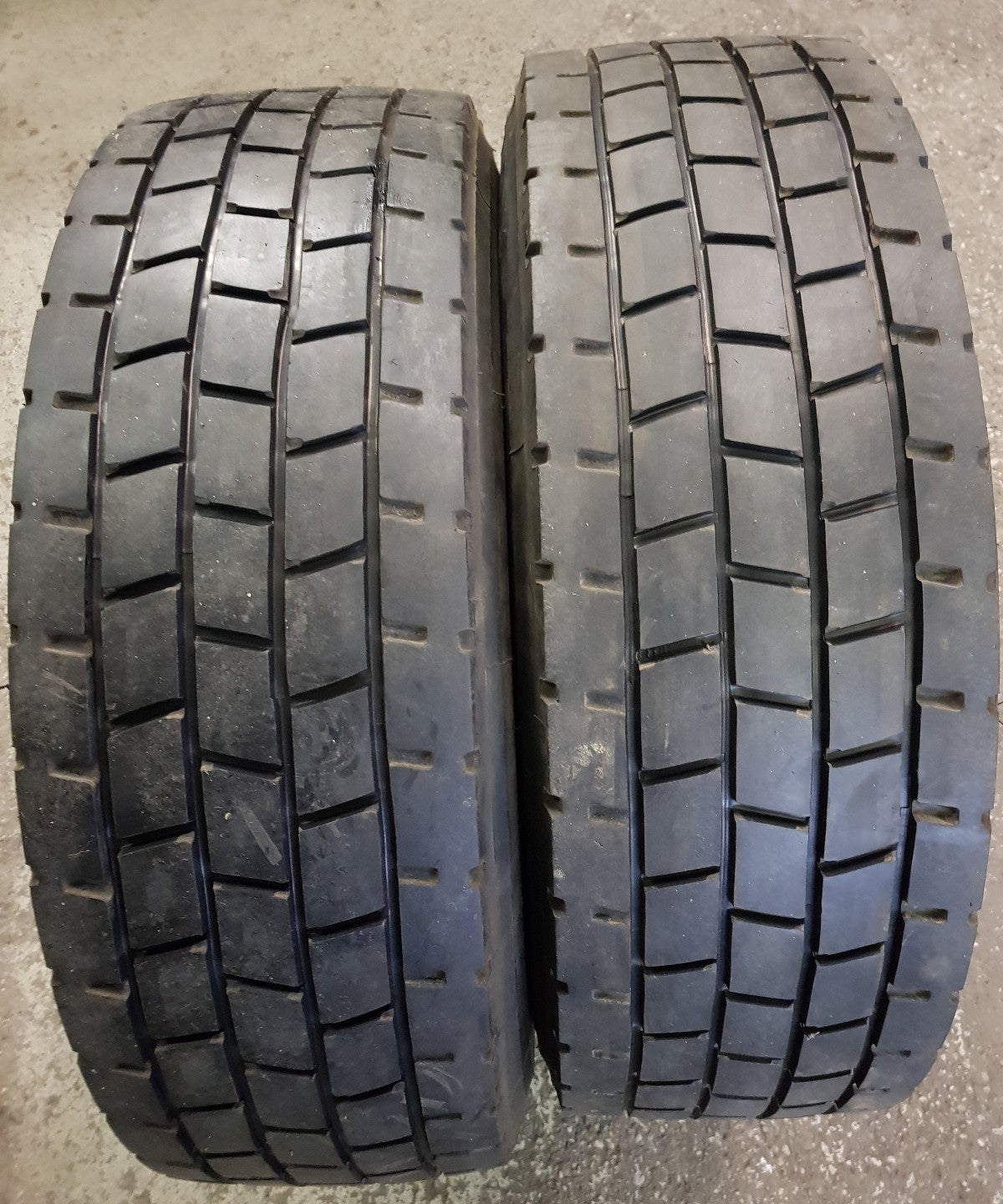 NEUE-RILLE ® GEBRAUCHTREIFEN 215/75R17,5 für Leicht-Lkw