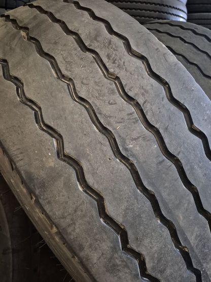 KOMPLETTRAD NEUE-RILLE® GEBRAUCHTREIFEN 385/65R22,5 & Alufelge gebraucht ET0 10L