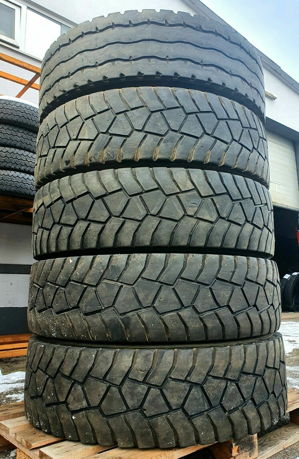 NEUE-RILLE ® GEBRAUCHTREIFEN 13R22,5 für Lkw