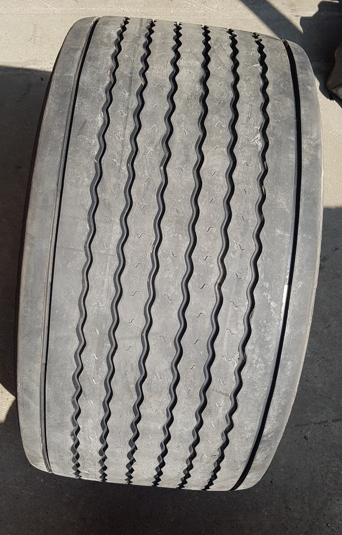 NEUE-RILLE ® GEBRAUCHTREIFEN 445/45R19,5 für Anhänger