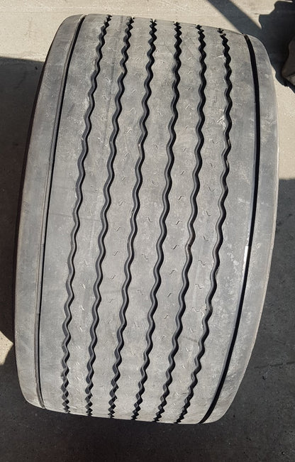 NEUE-RILLE ® GEBRAUCHTREIFEN 445/45R19,5 für Anhänger