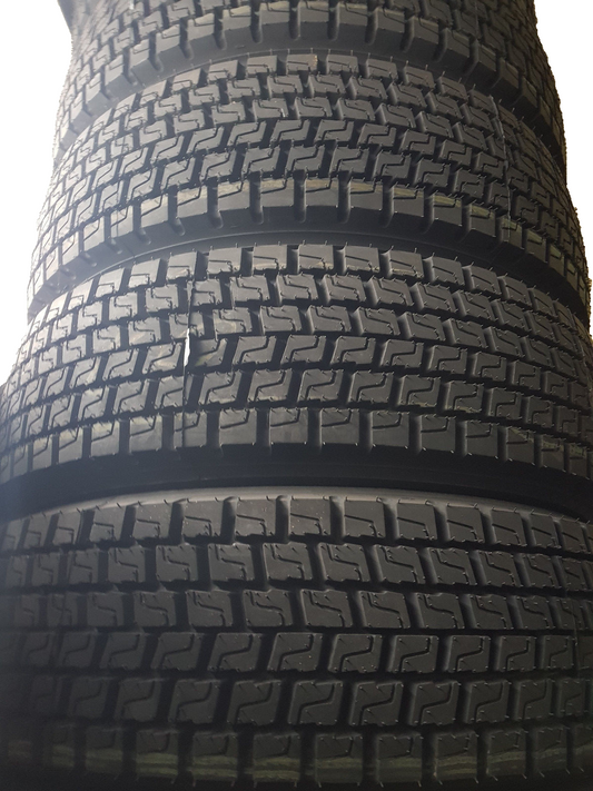 NEURUNDERNEUERT 50% förderfähige 235/75R17,5 PHENIX PH350 M+S & 3PMSF 132/130 M