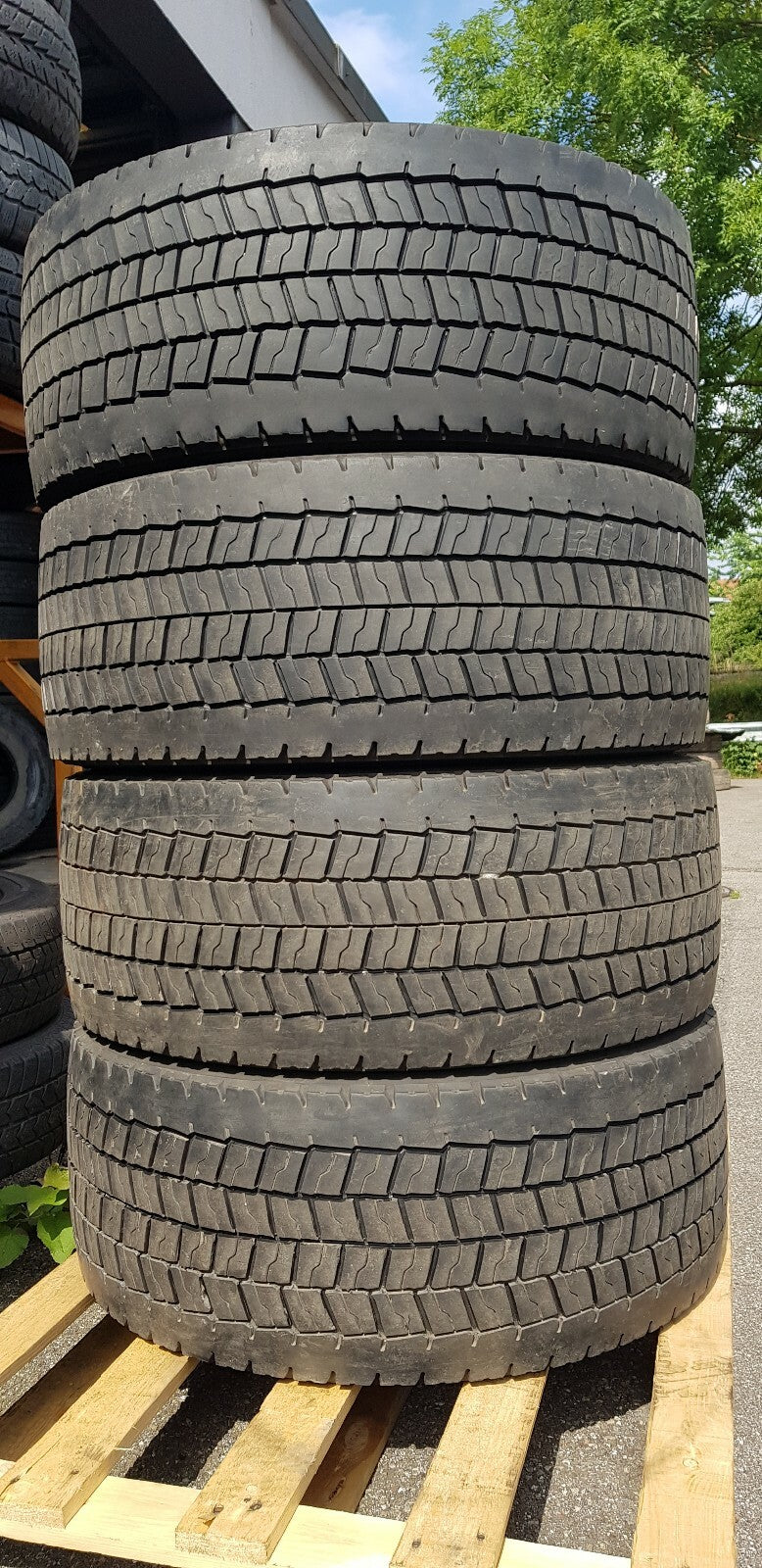 NEUE-RILLE ® GEBRAUCHTREIFEN 295/55R22,5 für Lkw