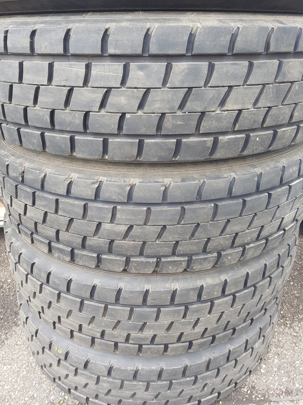 GEBRAUCHTREIFEN 10R17,5  für Leicht-Lkw