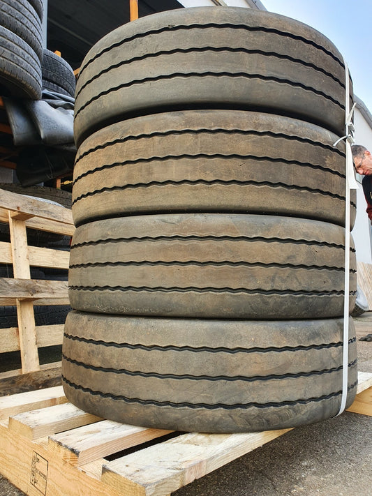 NEUE-RILLE ® GEBRAUCHTREIFEN 235/75R17,5 für Anhänger