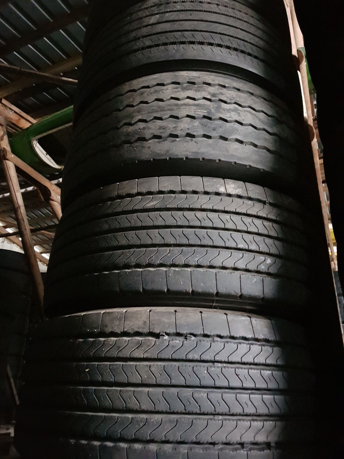 NEUE-RILLE ® GEBRAUCHTREIFEN 385/55R22,5 Anhänger & Lenkachse
