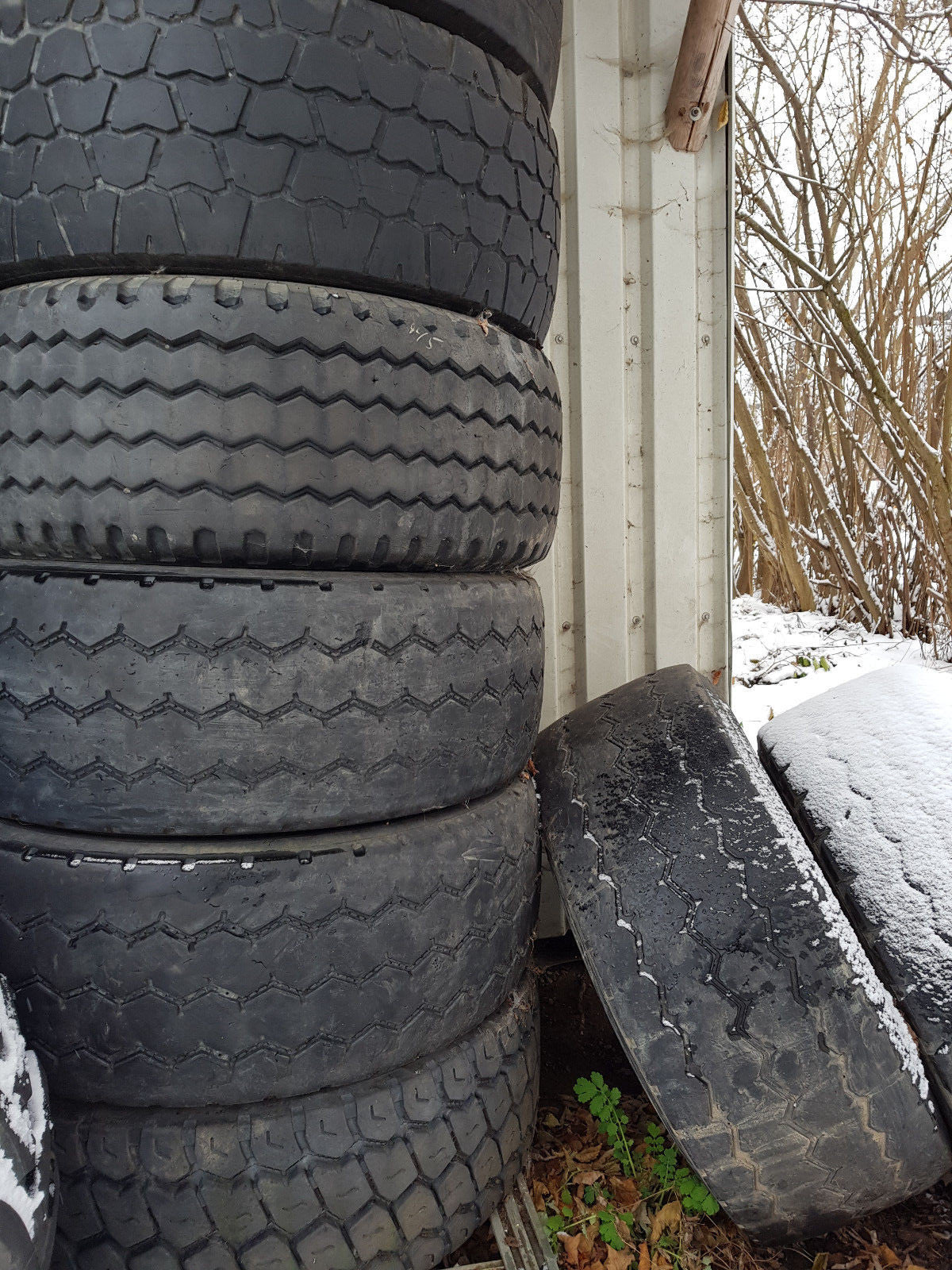 NEUE-RILLE ® GEBRAUCHTREIFEN 445/65R22,5 für Anhänger