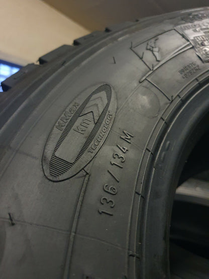 NEURUNDERNEUERT 50% förderfähige 245/70R17,5 3PMSF & M+S 136/134 M